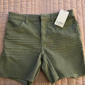 Carve Designs Oahu Hi Rise 6" Corduroy Shorts in Thyme Size 8